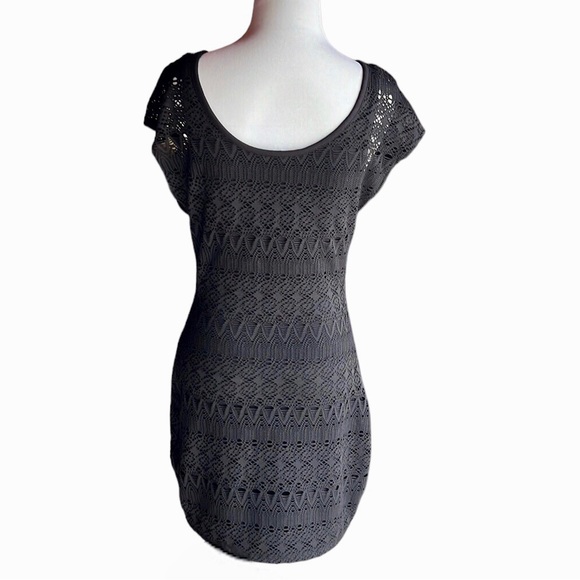 〰️ BeBe Short Sleeve Logo Dress 〰️ - Picture 7 of 7